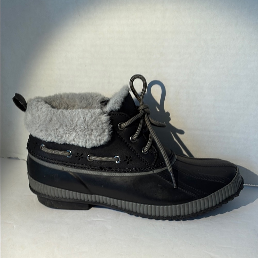 JBU duck boots
Waterproof 
Size 8 women’s
